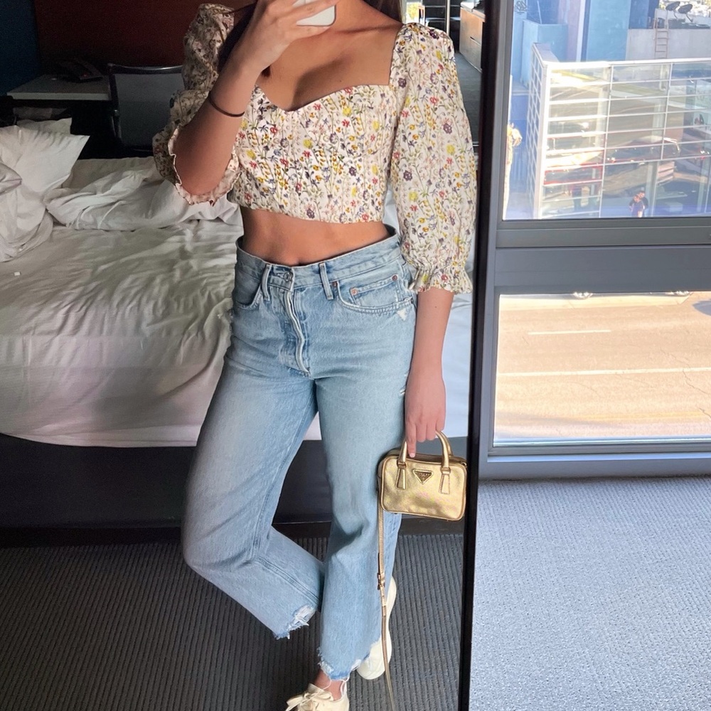 Wilfred / Aritzia Cream Floral Organic Linen Puff Sleeve Crop Top
